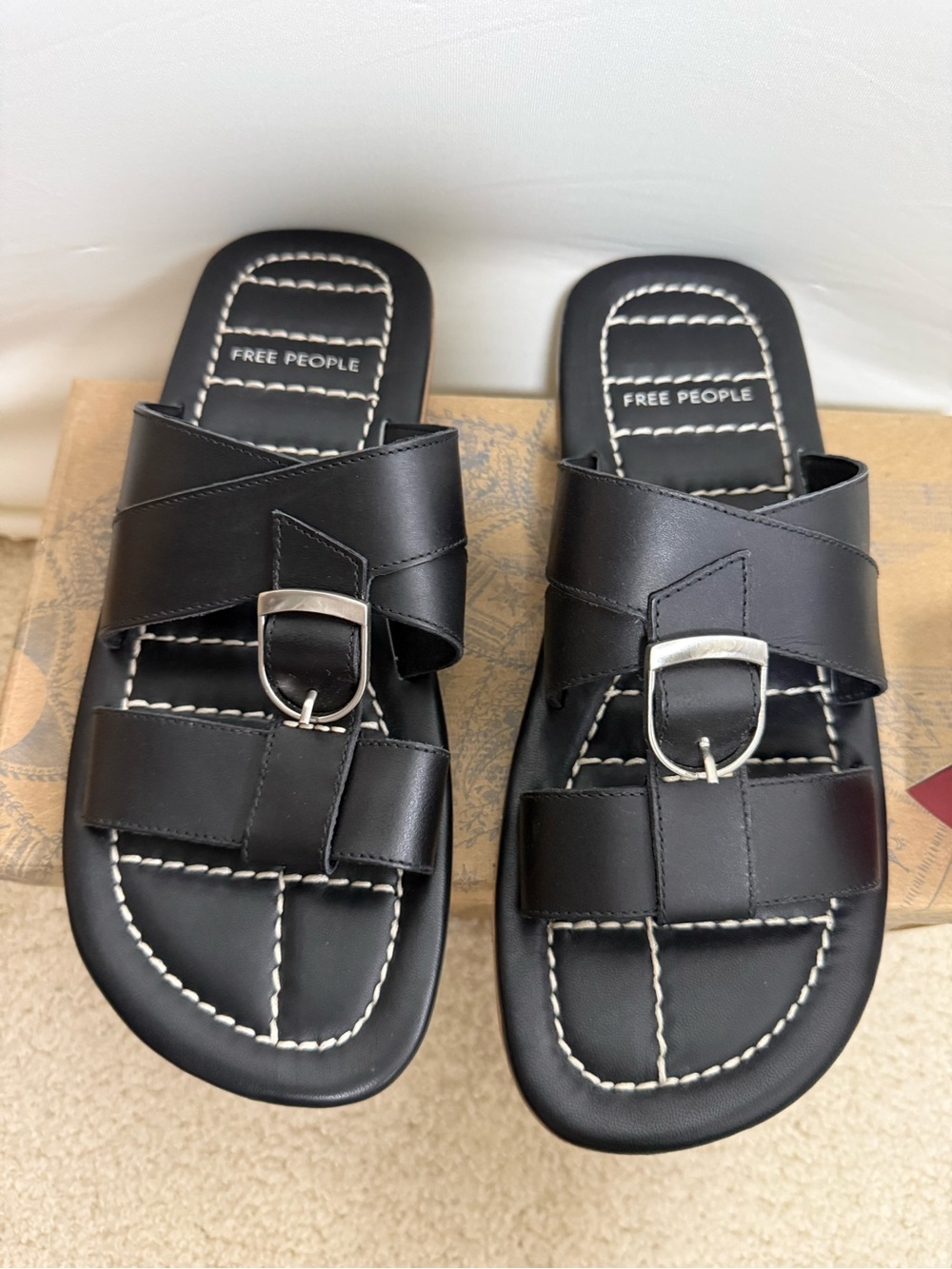 Free People Sloan Buckle Sandals • NIB • Women’s 9.5 - Picture 2 of 5